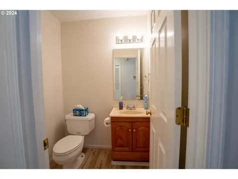 6955 Glacier Drive Springfield OR 97478