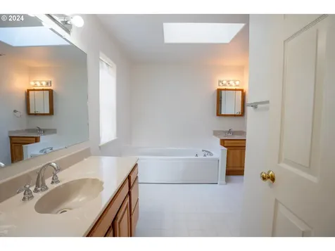 6955 Glacier Drive Springfield OR 97478