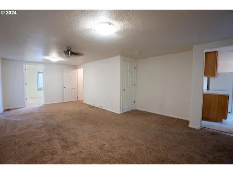 6955 Glacier Drive Springfield OR 97478
