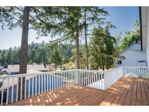6955 Glacier Drive Springfield OR 97478