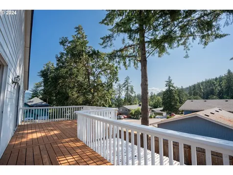 6955 Glacier Drive Springfield OR 97478