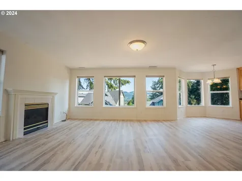 6955 Glacier Drive Springfield OR 97478