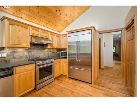 1111 NW 53rd Drive Portland OR 97210