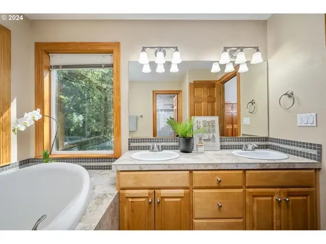 1111 NW 53rd Drive Portland OR 97210