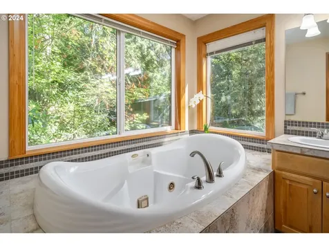1111 NW 53rd Drive Portland OR 97210