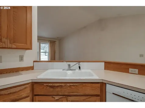 22 N 5th Street Lebanon OR 97355