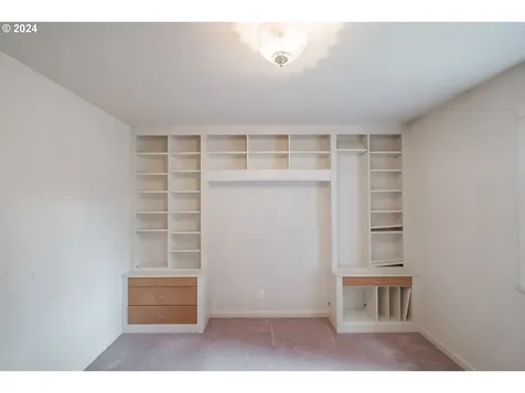 22 N 5th Street Lebanon OR 97355