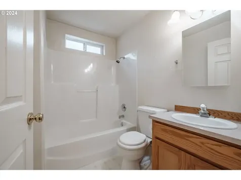 22 N 5th Street Lebanon OR 97355