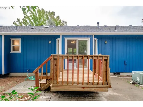 22 N 5th Street Lebanon OR 97355