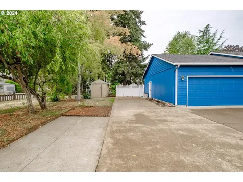22 N 5th Street Lebanon OR 97355