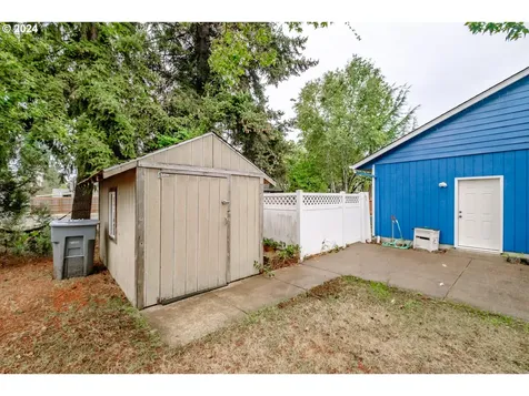 22 N 5th Street Lebanon OR 97355