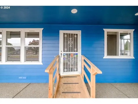 22 N 5th Street Lebanon OR 97355