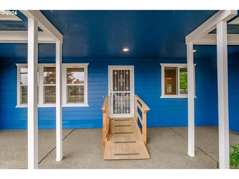 22 N 5th Street Lebanon OR 97355