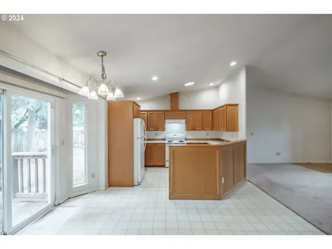 22 N 5th Street Lebanon OR 97355
