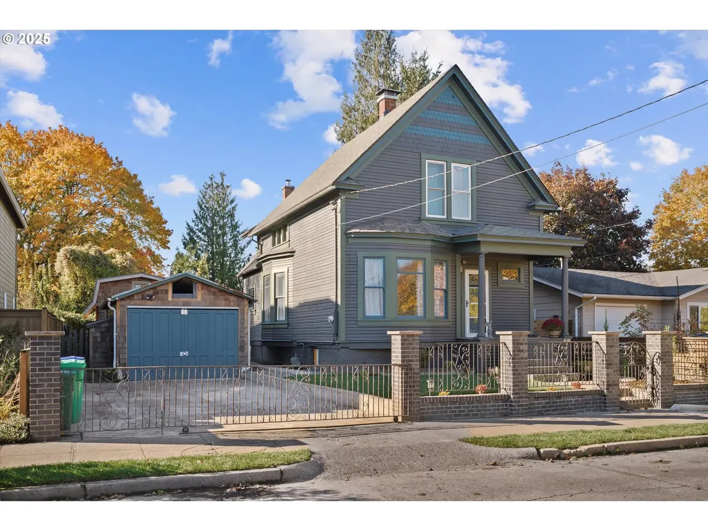 7127 NE 10th Avenue Portland OR 97211