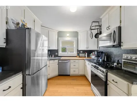 7127 NE 10th Avenue Portland OR 97211