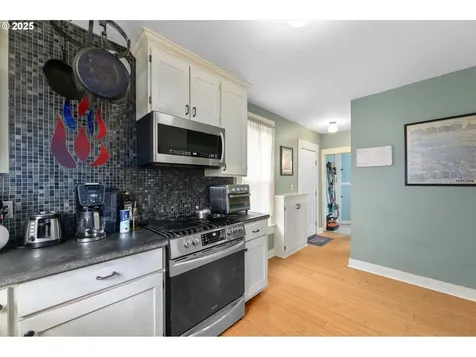 7127 NE 10th Avenue Portland OR 97211