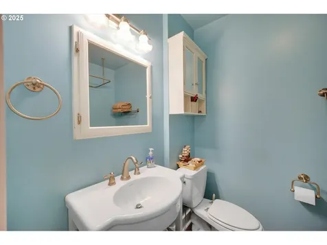 7127 NE 10th Avenue Portland OR 97211