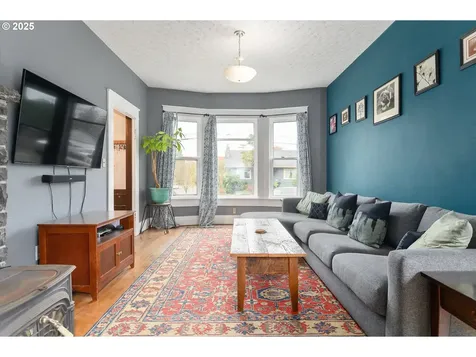 7127 NE 10th Avenue Portland OR 97211