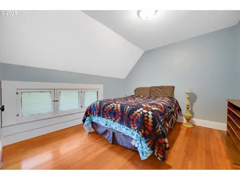 7127 NE 10th Avenue Portland OR 97211
