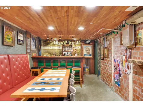 7127 NE 10th Avenue Portland OR 97211