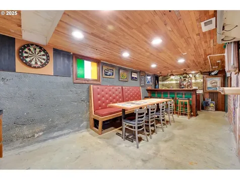 7127 NE 10th Avenue Portland OR 97211