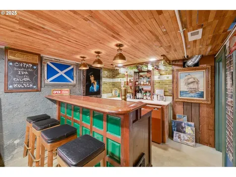 7127 NE 10th Avenue Portland OR 97211