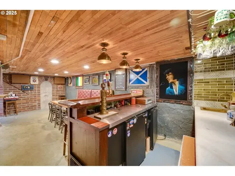 7127 NE 10th Avenue Portland OR 97211