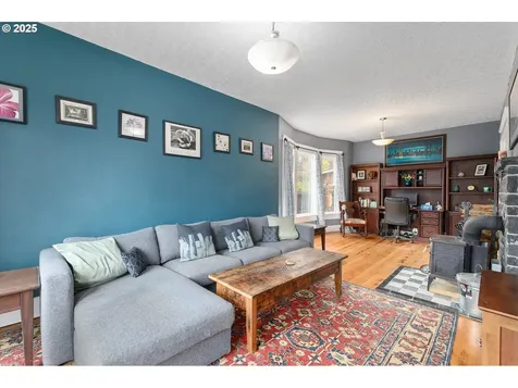 7127 NE 10th Avenue Portland OR 97211