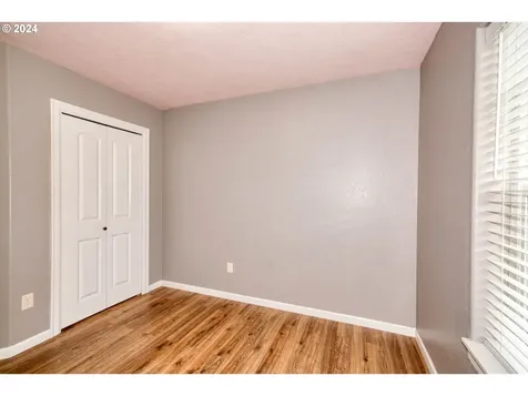 217 Nw Sagan Loop Sheridan OR 97378