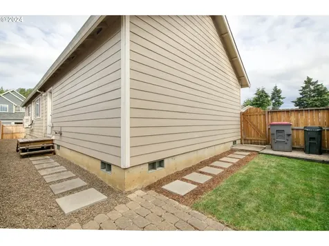 217 Nw Sagan Loop Sheridan OR 97378