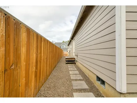 217 Nw Sagan Loop Sheridan OR 97378