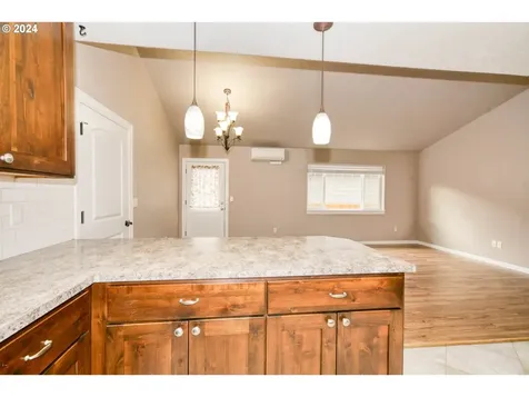 217 Nw Sagan Loop Sheridan OR 97378