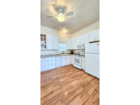 224 S Molalla Avenue Molalla OR 97038