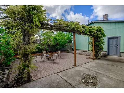 1466 Rainbow Drive Springfield OR 97477