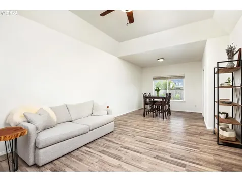 581 Se 9th Avenue Canby OR 97013
