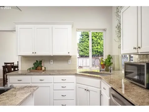 581 Se 9th Avenue Canby OR 97013