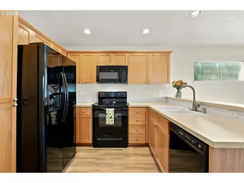 4333 NW Moon Valley Terrace Beaverton OR 97006