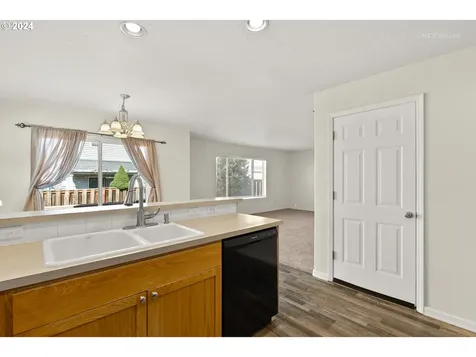 4333 NW Moon Valley Terrace Beaverton OR 97006
