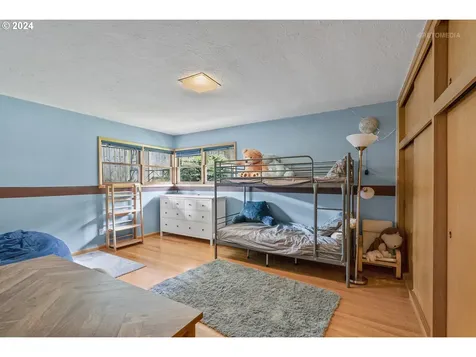 8205 Sw 2nd Avenue Portland OR 97219