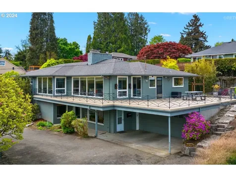 8205 Sw 2nd Avenue Portland OR 97219