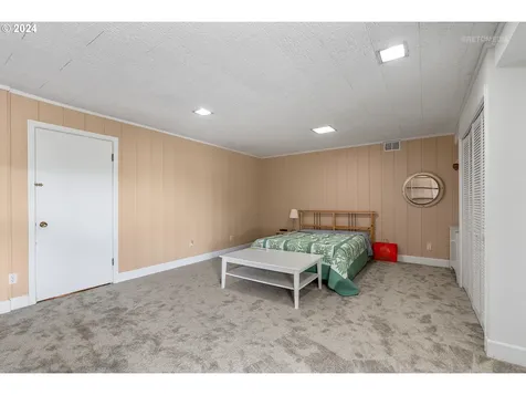 8205 Sw 2nd Avenue Portland OR 97219