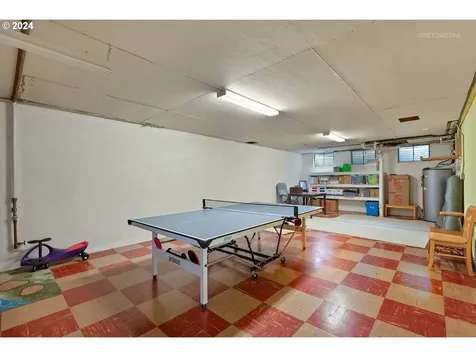8205 Sw 2nd Avenue Portland OR 97219