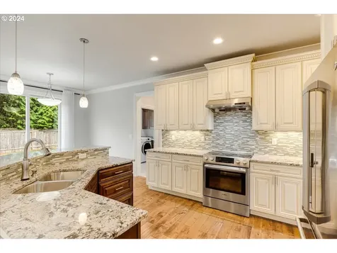 14203 Se Pine Court Portland OR 97233