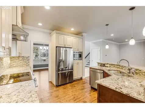 14203 Se Pine Court Portland OR 97233