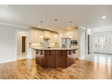 14203 Se Pine Court Portland OR 97233