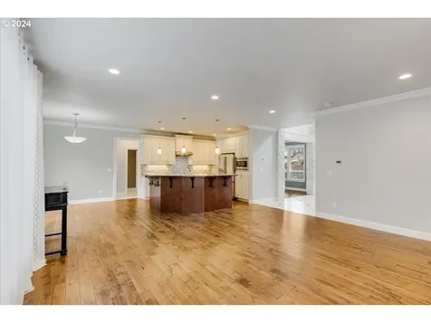 14203 Se Pine Court Portland OR 97233