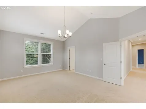 14203 Se Pine Court Portland OR 97233