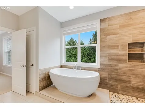 14203 Se Pine Court Portland OR 97233