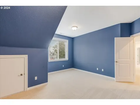 14203 Se Pine Court Portland OR 97233